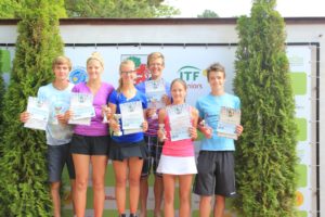 yonex_u18_visi_uzvaretaji